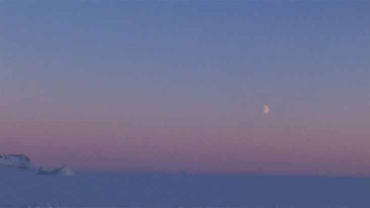 Arctic dawn in Qikiqtarjuaq, 