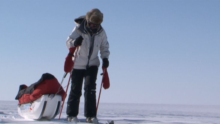 Ingrid skiing in the polar plain - Penny Icecap 2009 expedition
