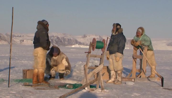 This is how inhabitants of the northernmost region of the world fish