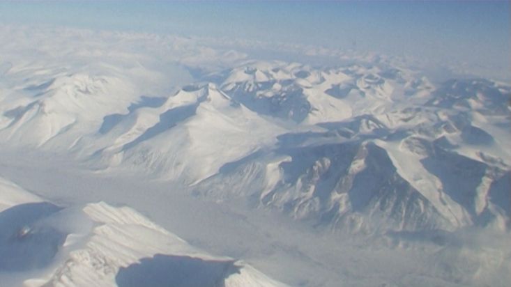 Flight from Pangnirtung to Qikiqtarjuaq - Nanoq 2007 expedition