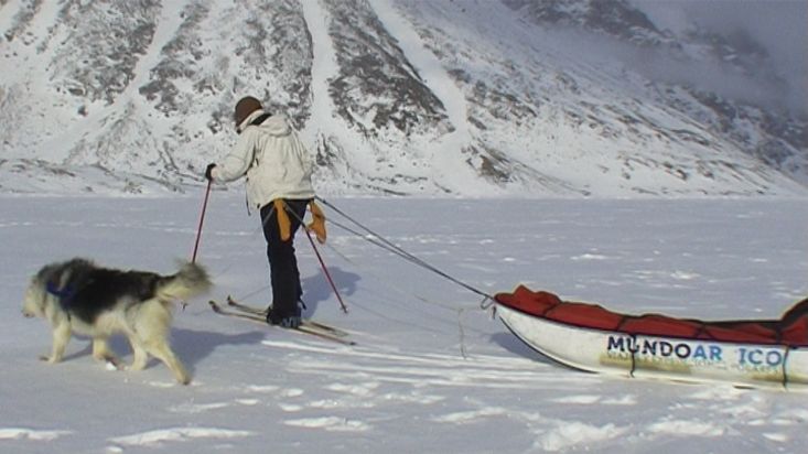 Skiing towards the Walker Arm Fiord - Sam Ford Fiord 2010 expedition