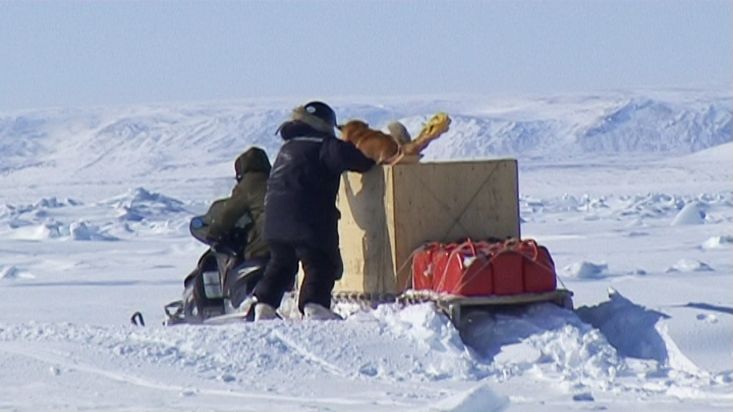 Stuck with snowmobile in the chaotic ice of the northwest passage - Nanoq 2007 expedition