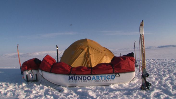 Camp in the Penny icecap - Penny Icecap 2009 expedition