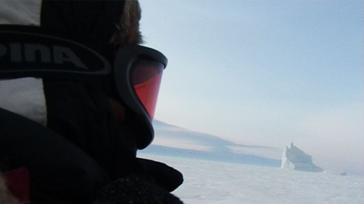 Iceberg trapped in the Eglinton Fiord - Sam Ford Fiord 2010 expedition