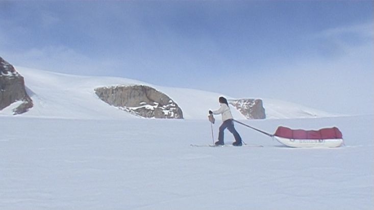 Ingrid skiing towards the southeastern part of the polar icecap - Penny Icecap 2009 expedition