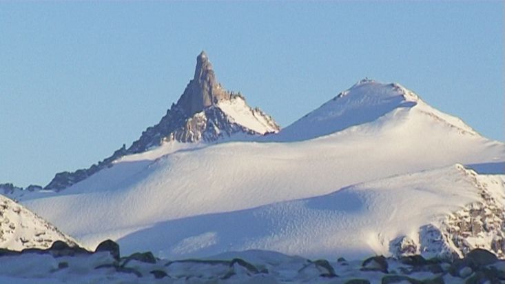 Stewart Valley mountains - Sam Ford Fiord 2010 expedition