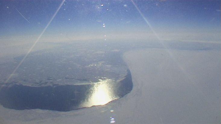 Flight from Pangnirtung to Arctic Bay - Nanoq 2007 expedition