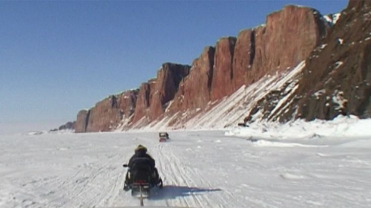 Snowmobile route from Arctic Bay to Sirmilik National Park - Nanoq 2007 expedition