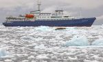 Navigation among the icebergs, the polar bear home Navigation among the icebergs, the polar bear home