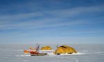 South Pole expedition on skies