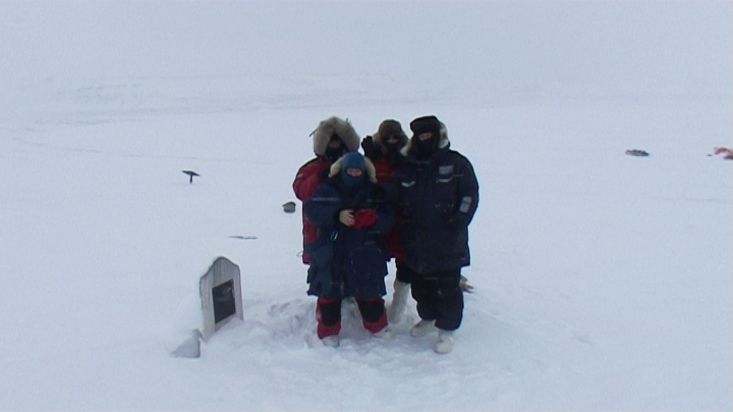  In the tomb of a seafaring from the mythical Franklin's expedition - Nanoq 2007 expedition