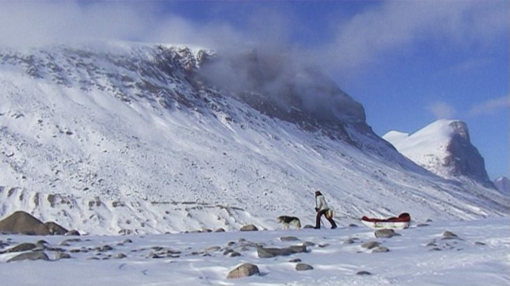  Last portage to the Stewart Valley - Sam Ford Fiord 2010 expedition