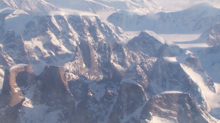 Flight from Qikiqtarjuaq to Pangnirtung - Penny Icecap 2009 expedition